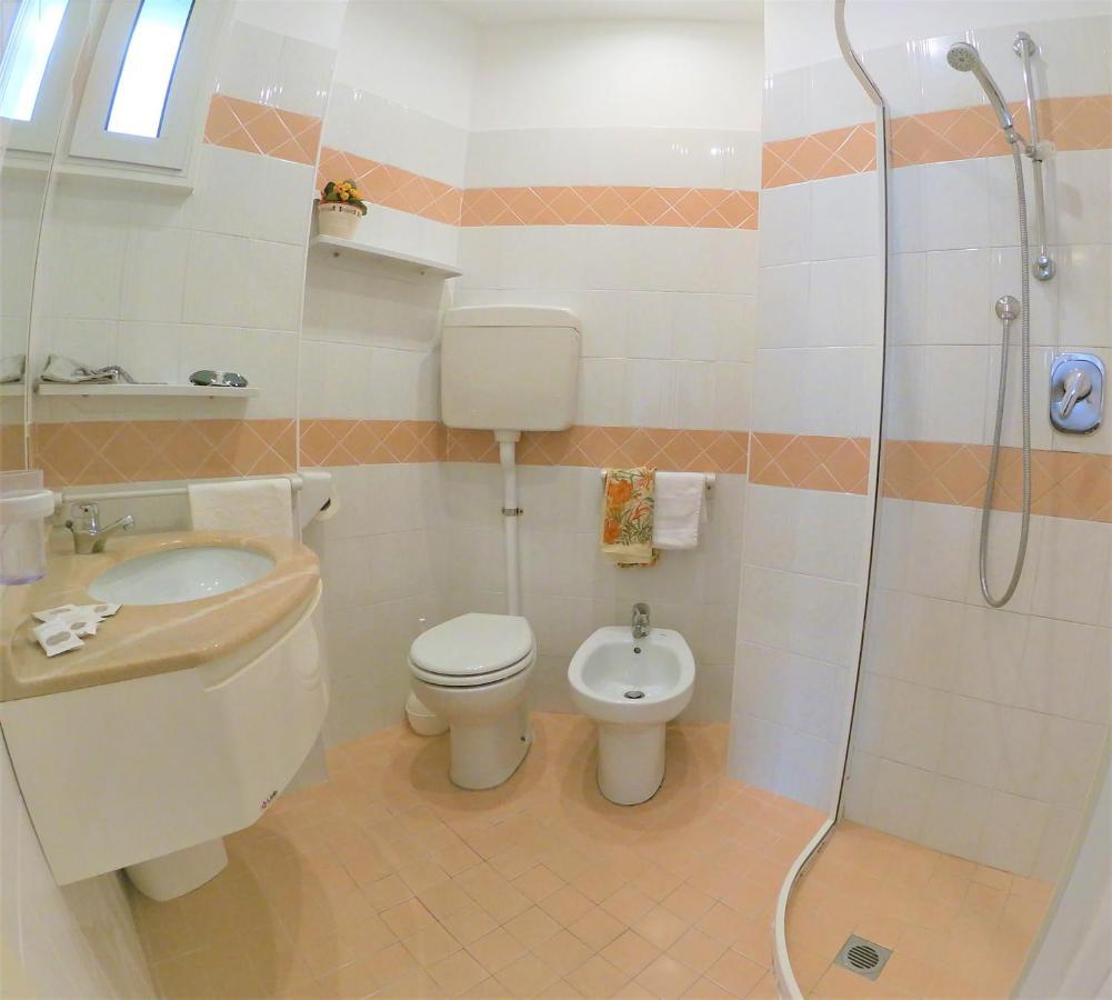 רימיני Hotel Holland מראה חיצוני תמונה