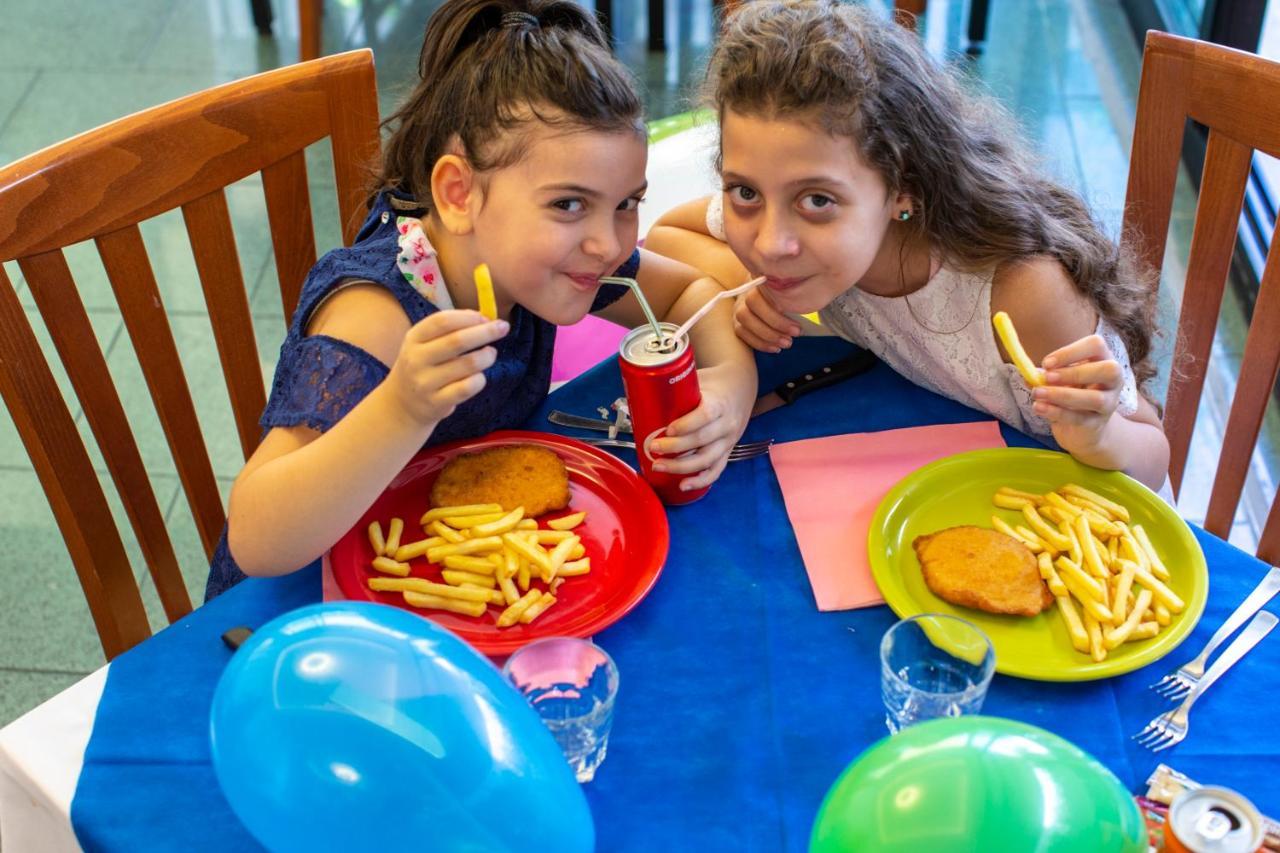 רימיני Hotel Holland מראה חיצוני תמונה