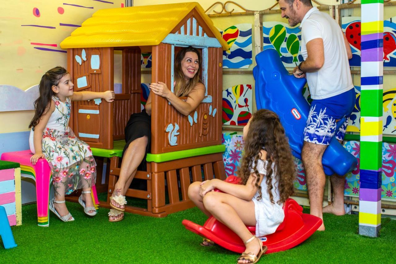 רימיני Hotel Holland מראה חיצוני תמונה